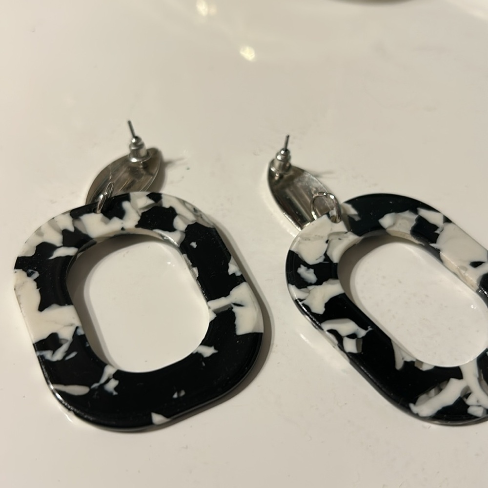 Bundle of 5 pair of earrings - Picture 5 of 7